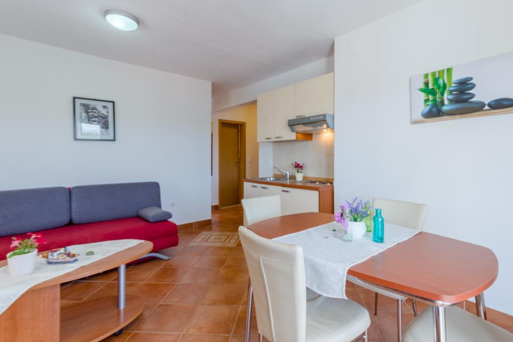 Apartments Simic Milna  Exterior photo