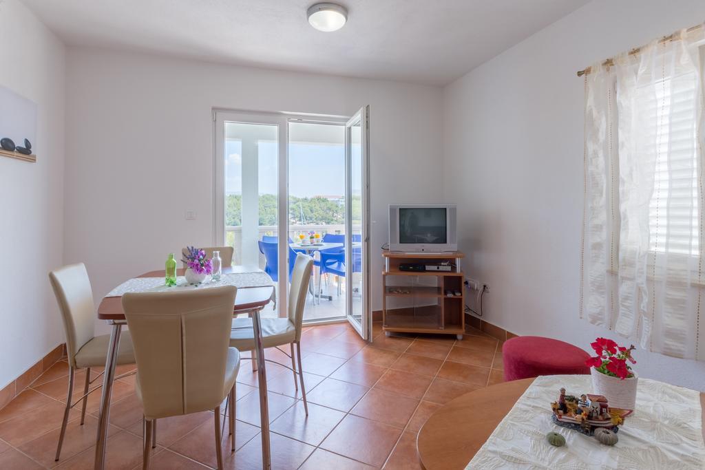 Apartments Simic Milna  Exterior photo