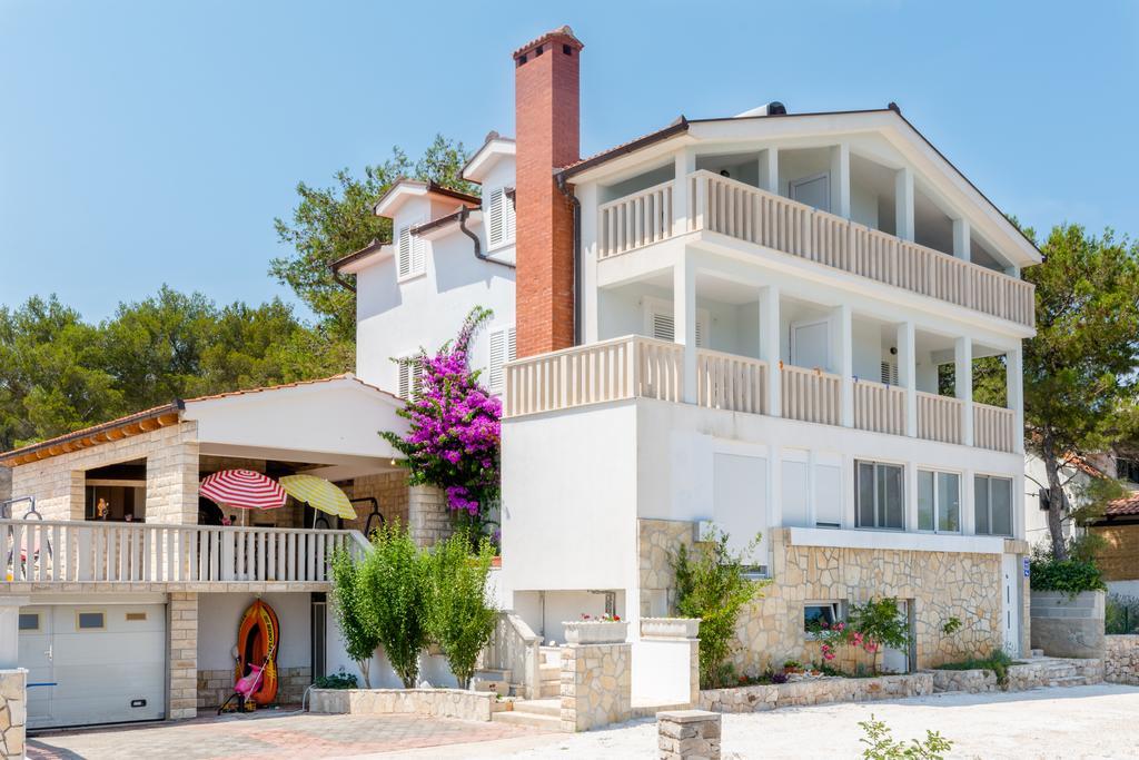 Apartments Simic Milna  Exterior photo